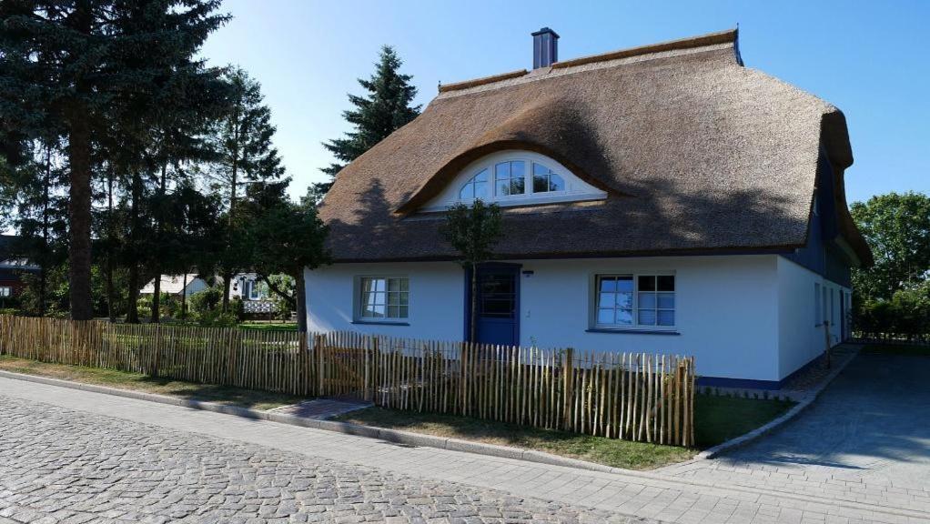 Kapitaenshaus Kammer Born Exterior foto